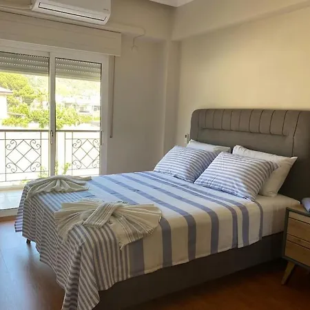 Marmaris'te Oezel Havuzlu Villa *