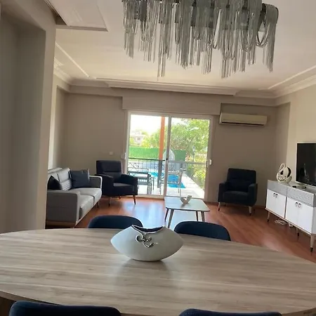 Villa Marmaris'te Oezel Havuzlu *