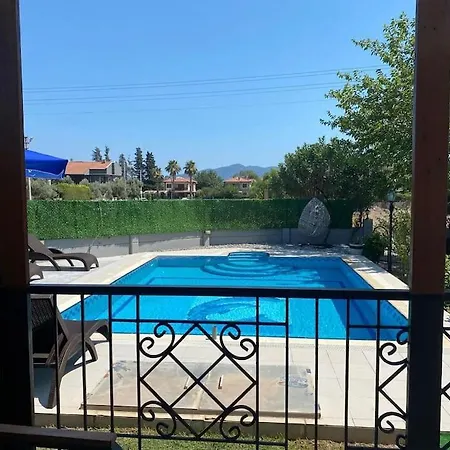 Marmaris'te Oezel Havuzlu Villa Marmaris