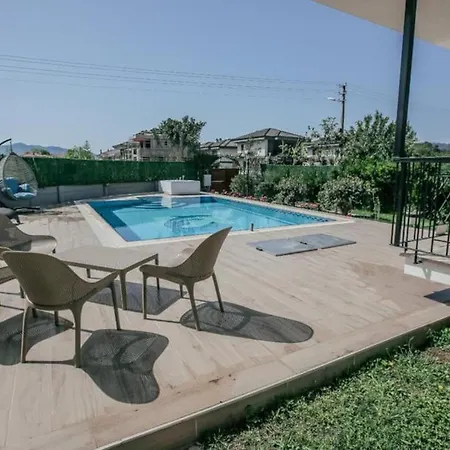Villa Marmaris'te Oezel Havuzlu