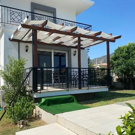 Marmaris'te Oezel Havuzlu Villa Marmaris