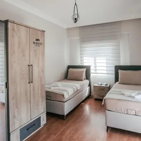 Marmaris'te Oezel Havuzlu וילה